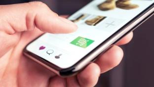 Navigating online shopping on mobile device